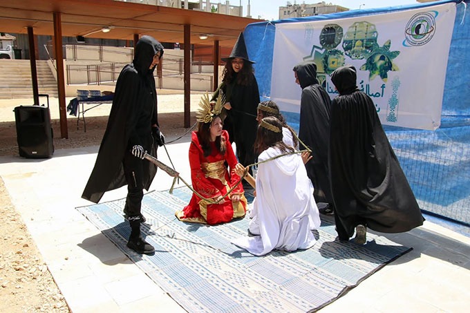 طلّاب طبقة الثوامن من اعدادية دار التربية والعلوم بجولة استكشافية لمعالم جلجولية 